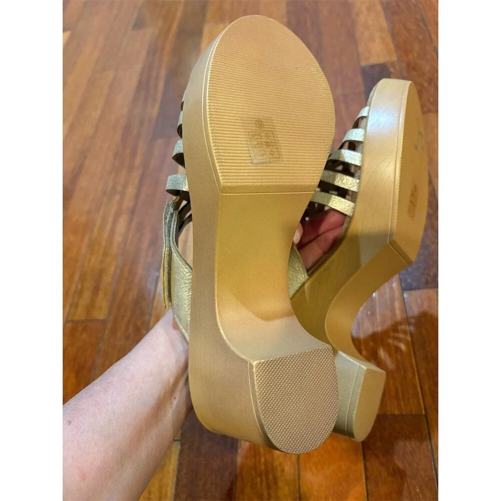 CL by Laundry Astir metallic‎ gold wedge sandal sz 9 NEW adjustable strap.
